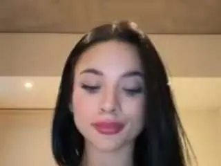 Kiraalopez  live sex cam