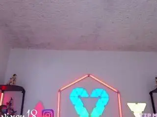 Littlevixen18  live sex cam