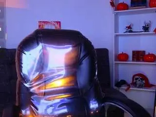 Littlevixen18  live sex cam