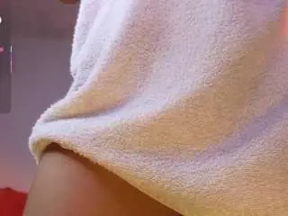 Littlevixen18  live sex cam