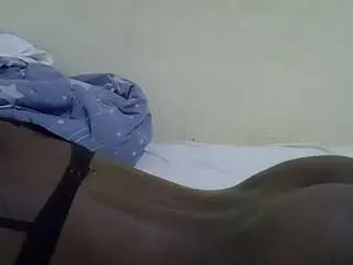 Queen-sexxxy3  live sex cam