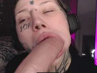 Tradishka  live sex cam