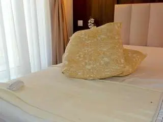 Saradiamond01  live sex cam