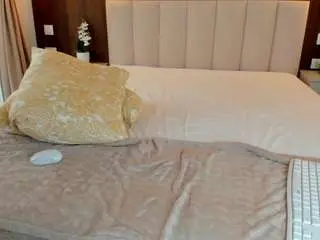Saradiamond01  live sex cam