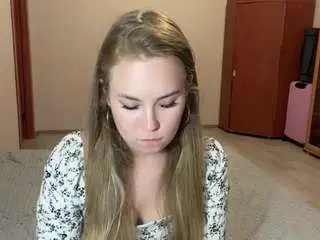 Bobbimaestas  live sex cam