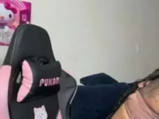 Iambaldheadbrittany  live sex cam