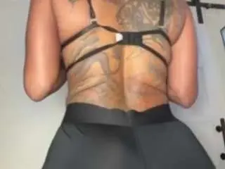 Iambaldheadbrittany  live sex cam