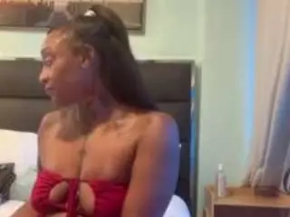 Iambaldheadbrittany  live sex cam