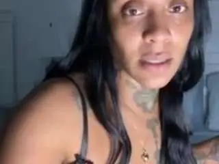 Iambaldheadbrittany  live sex cam