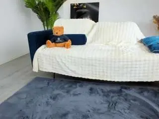 Issabelle19  live sex cam