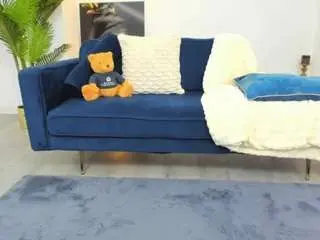 Issabelle19  live sex cam