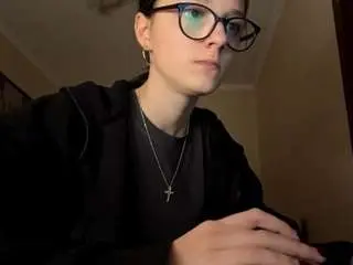 Kizzyfarnum  live sex cam