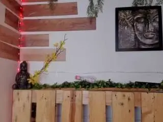 Llanaa  live sex cam