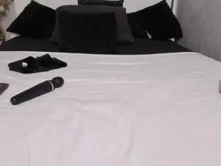 Wildkatrina  live sex cam
