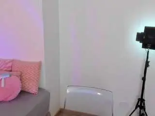 Yulli-1  live sex cam