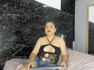 Yaya-11  live sex cam