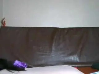 Yourthickgyal  live sex cam