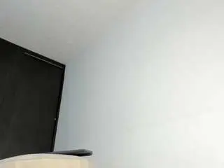 Emylux  live sex cam
