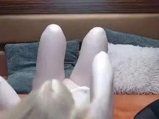 Hollywhites  live sex cam