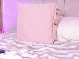 Cherlynn  live sex cam