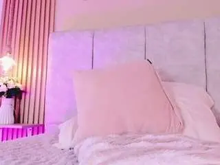 Cherlynn  live sex cam