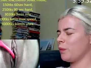 Misslolaa  live sex cam