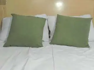 Nayla-thompson  live sex cam