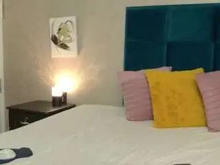 Charlottmoreu  live sex cam