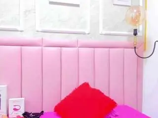 Hollyhendriix  live sex cam