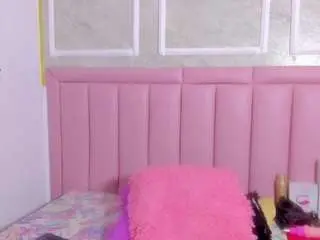 Hollyhendriix  live sex cam