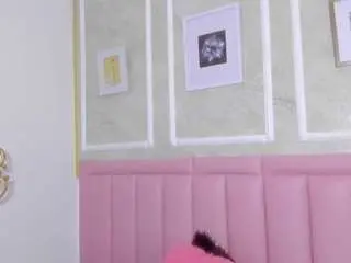 Hollyhendriix  live sex cam