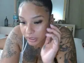 Mulattomamii  live sex cam