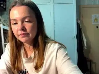 Lucianicklow  live sex cam