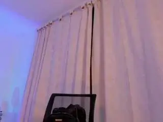 Naiely-naides  live sex cam