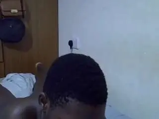 Sweet-roxxy  live sex cam