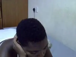 Sweet-roxxy  live sex cam