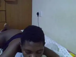 Sweet-roxxy  live sex cam