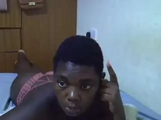 Sweet-roxxy  live sex cam