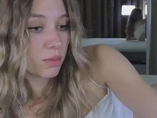 Viviany  live sex cam