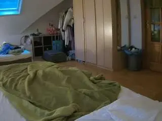 Voyeurcam-julmodels-bed-1  live sex cam