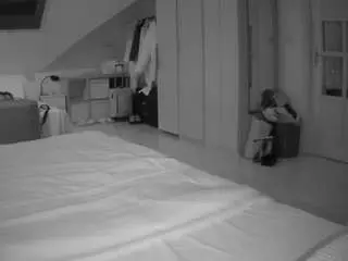 Voyeurcam-julmodels-bed-1  live sex cam