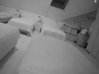 Voyeurcam-julmodels-bed-1  live sex cam