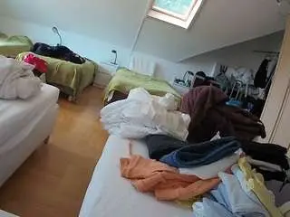 Voyeurcam-julmodels-bed-1  live sex cam