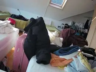 Voyeurcam-julmodels-bed-1  live sex cam