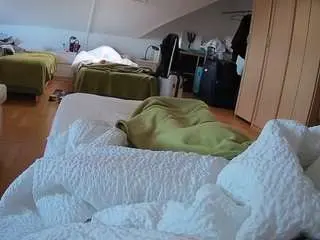 Voyeurcam-julmodels-bed-1  live sex cam