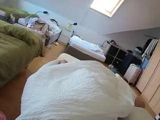 Voyeurcam-julmodels-bed-1  live sex cam