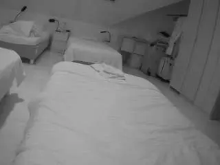 Voyeurcam-julmodels-bed-1  live sex cam