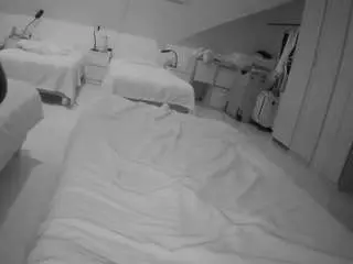 Voyeurcam-julmodels-bed-1  live sex cam