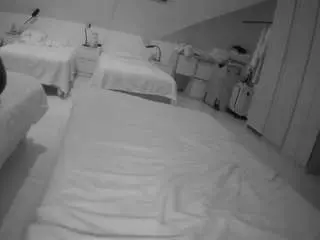 Voyeurcam-julmodels-bed-1  live sex cam
