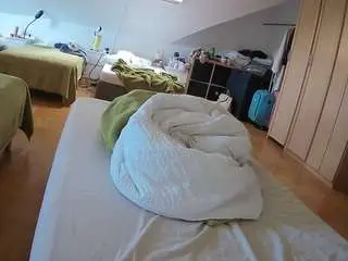 Voyeurcam-julmodels-bed-1  live sex cam